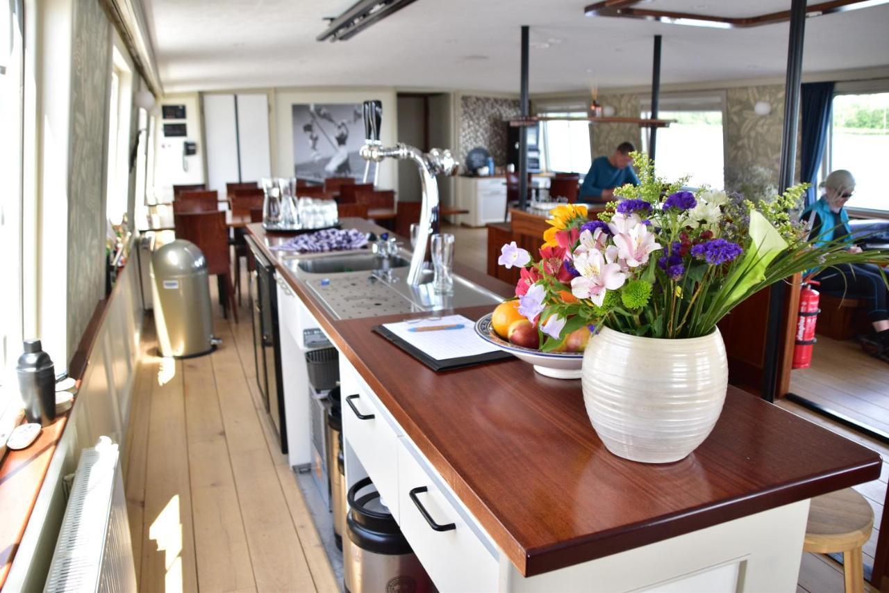 Unique Hotelboat Botel Lena Maria Amsterdam Ngoại thất bức ảnh