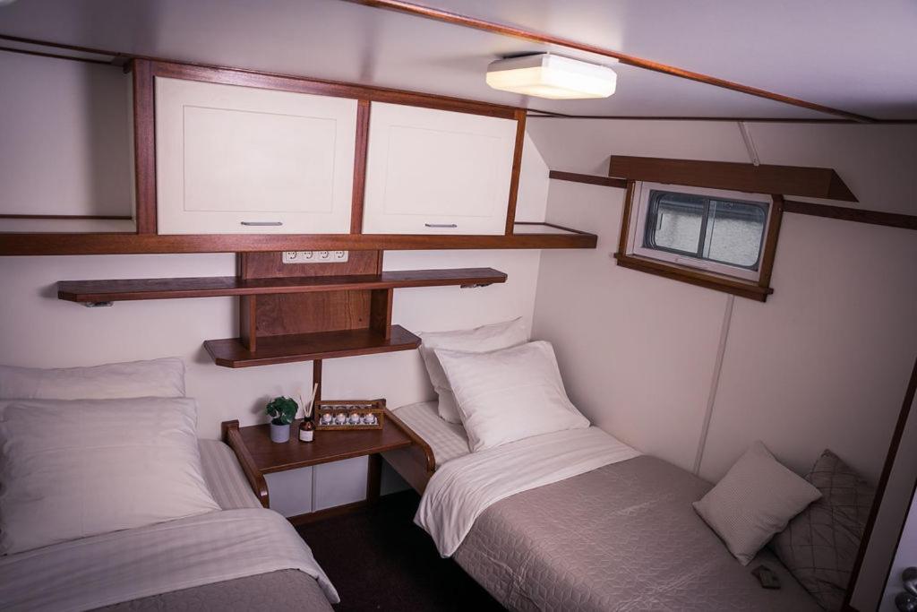 Unique Hotelboat Botel Lena Maria Amsterdam Ngoại thất bức ảnh